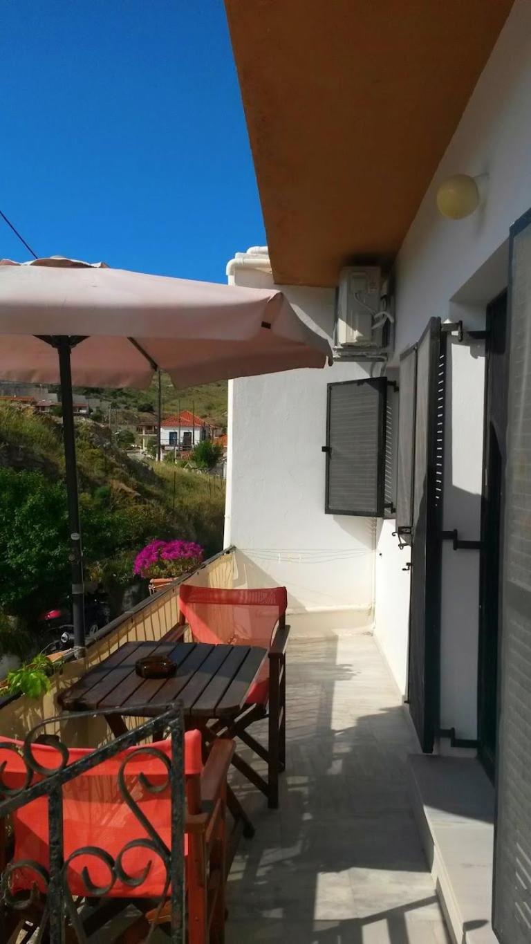 Kostas Studios Apartments - Ενοικιαζόμενα Δωμάτια Με Κουζινάκι Мирина Экстерьер фото
