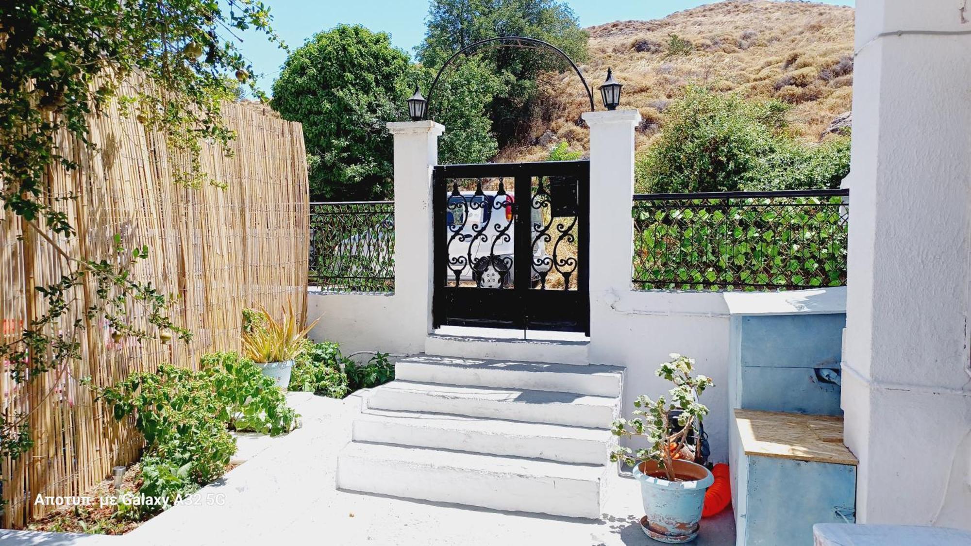 Kostas Studios Apartments - Ενοικιαζόμενα Δωμάτια Με Κουζινάκι Мирина Экстерьер фото