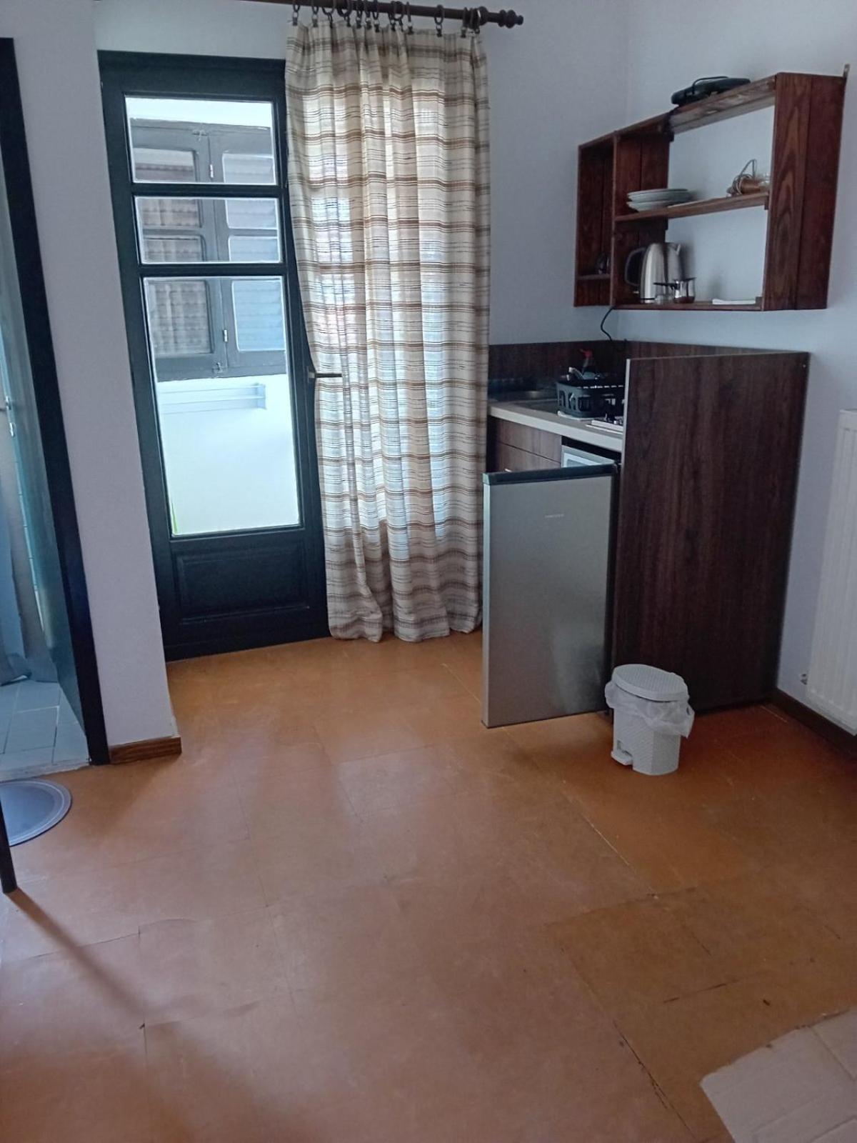 Kostas Studios Apartments - Ενοικιαζόμενα Δωμάτια Με Κουζινάκι Мирина Экстерьер фото