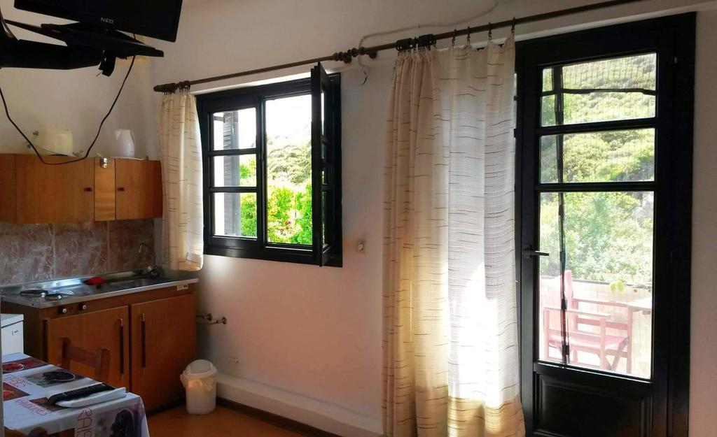 Kostas Studios Apartments - Ενοικιαζόμενα Δωμάτια Με Κουζινάκι Мирина Экстерьер фото